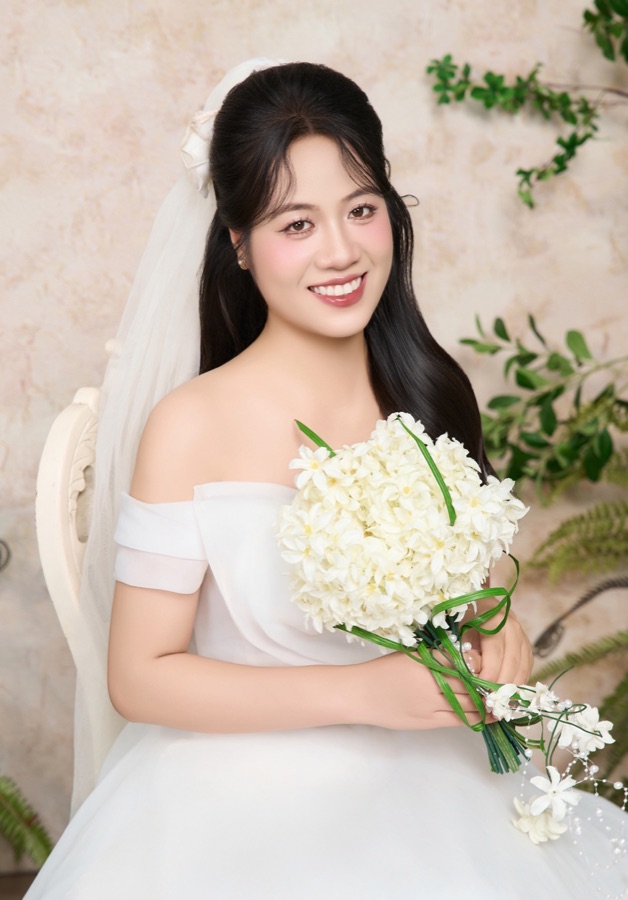 Cô dâu Nguyễn Thị Xim